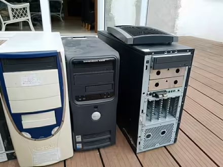 Photo of old computers and parts (Brooklin) #3