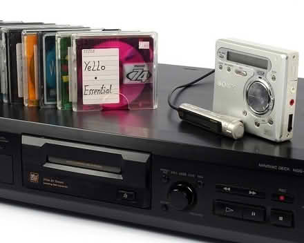 Photo of Minidiscs-CD-R discs & BDXL drive (L4T) #1