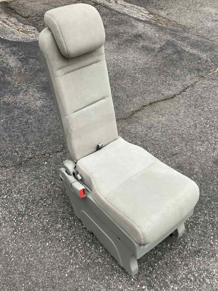 Photo of free 8th seat 05 Honda Odyssey sage gr (North Billerica) #1