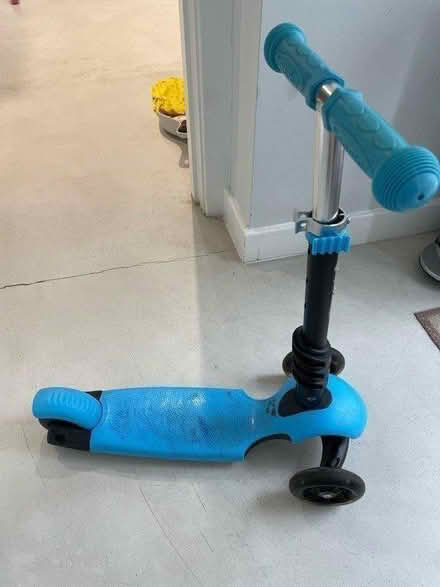 Photo of free Blue scooter (Barnsbury N1) #1