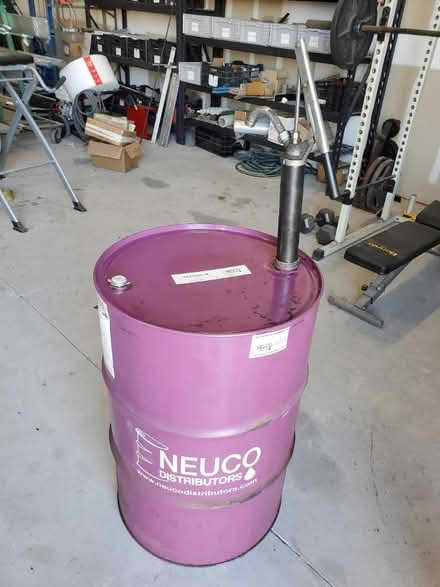 Photo of free Way lube barrel and pump (Palmetto)