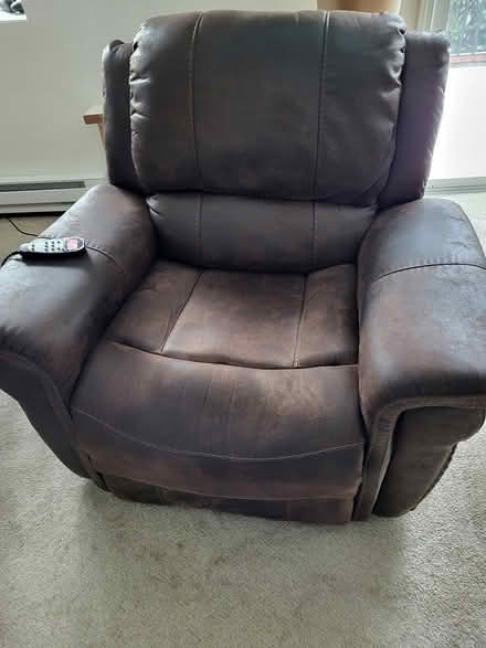 Photo of free Chair (Tigard)