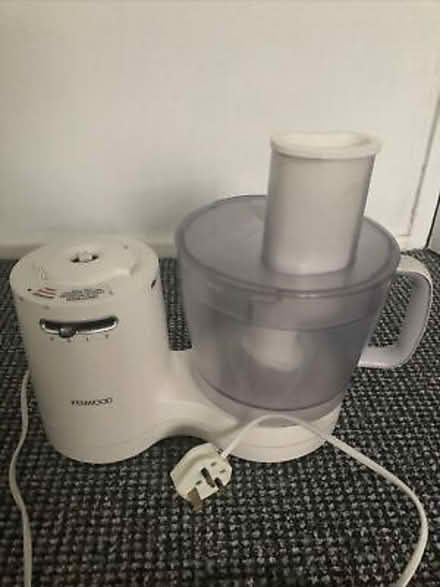 Photo of food processor/blender and knife (13 Nelson st, Glasgow G69) #1