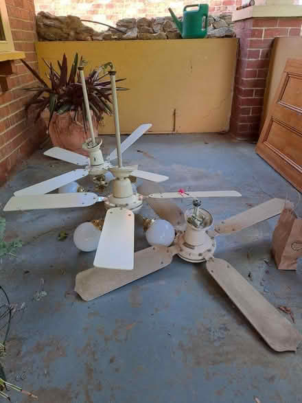 Photo of free Ceiling fans and lights (Central Albury) #1