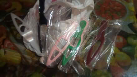Photo of free plastic cake knives (potong pasir MRT) #1