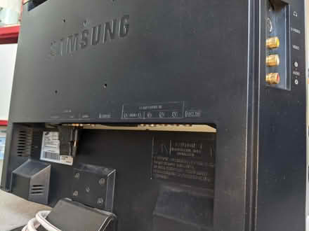 Photo of free Samsung 19" monitor (Camberwell SE5) #3