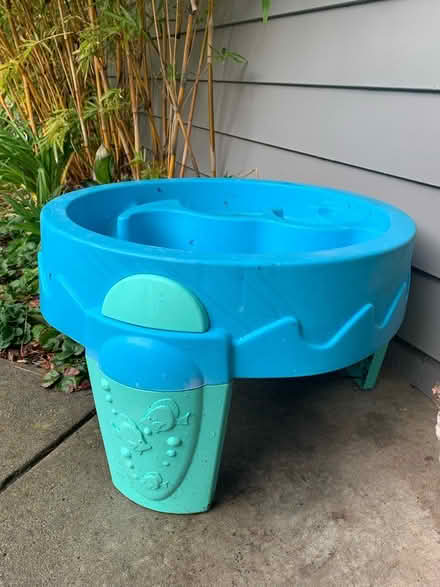 Photo of free Water table for kids (Woodside Plaza - Redwood City) #2