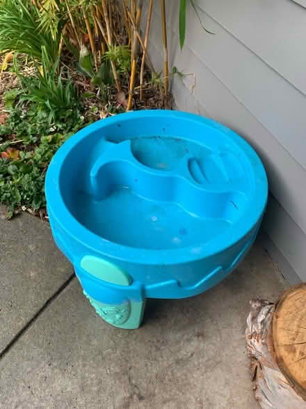 Photo of free Water table for kids (Woodside Plaza - Redwood City) #1