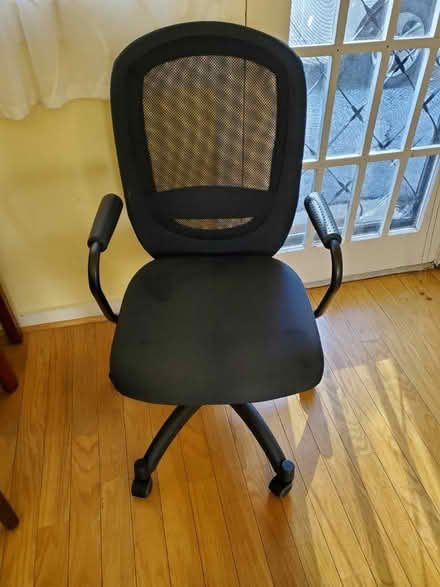 Photo of free Desk chair (Pasadena) #1