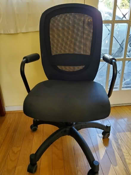 Photo of free Desk chair (Pasadena) #2