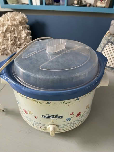 Photo of free crockpot (Eden Prairie) #1