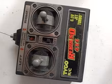 Photo of free TYCO rebound 4x4 RC car (Barnet EN5) #4