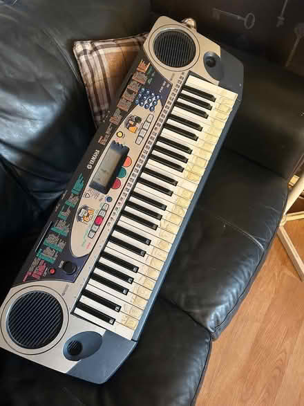 Photo of free Electric keyboard (Cowdenbeath KY4) #1