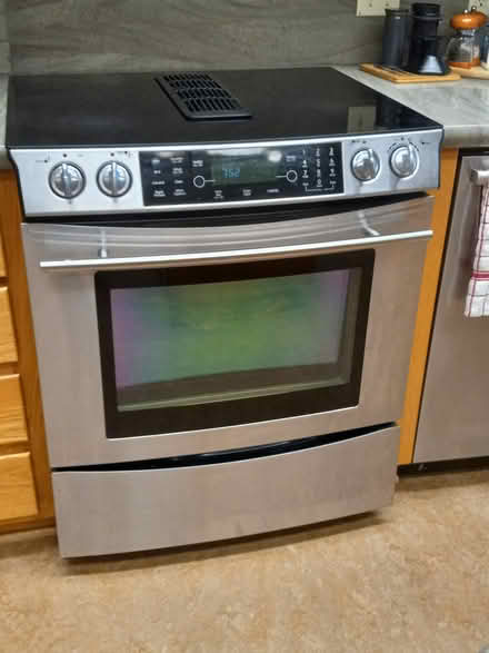 Photo of free 220V Electric Range (ferndale) #1