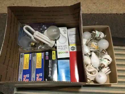 Photo of free VCR tapes & Various Light Bulbs (Redwood City, Woodside Plaza) #2