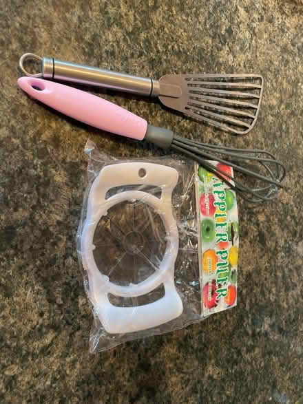 Photo of free Assorted kitchen items (Thurmaston) #1