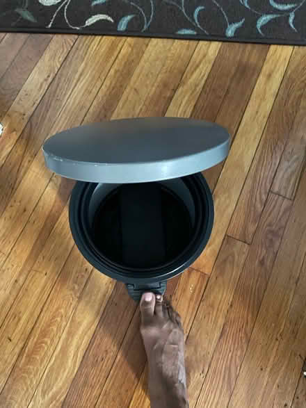 Photo of free Small trash can (Bergenfield NJ) #4