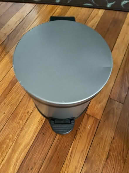 Photo of free Small trash can (Bergenfield NJ) #1