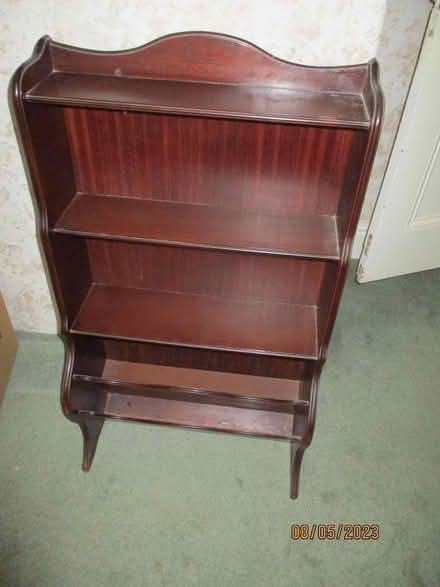 Photo of free Bookcase / magazine rack (Grange TS26) #1