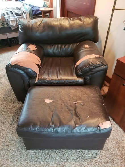 Photo of free Comfy chair and ottoman (Fort Atkinson, Wisconsin) #2