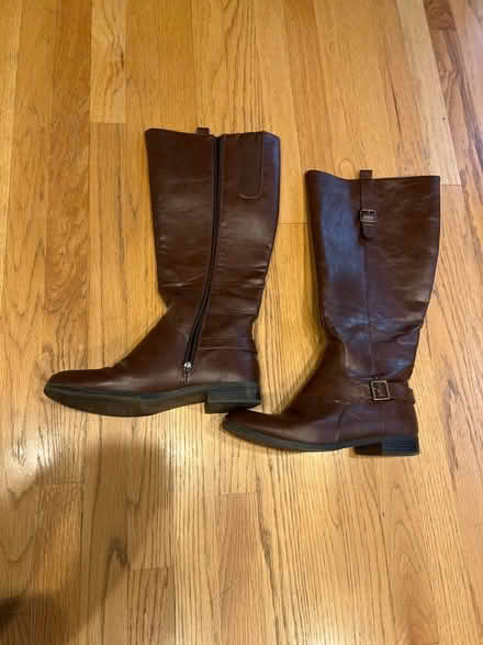 Photo of free Women brown boots size 9.5 (Rockville) #1
