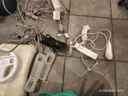 Photo of free Nintendo wii and band hero kit CR5 (Hooley CR5) #2