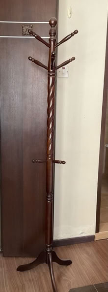 Photo of free Clothes standing hanger (Shunfu) #1