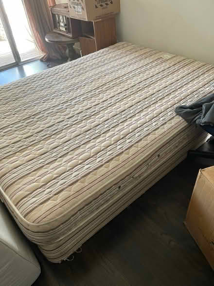 Photo of free queen bed (Glassell park) #1