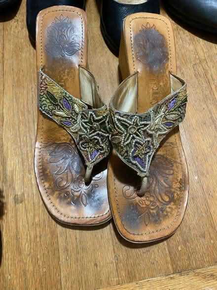 Photo of free Women’s shoes and clothes (Lessley Ave & Redwood Rd) #2