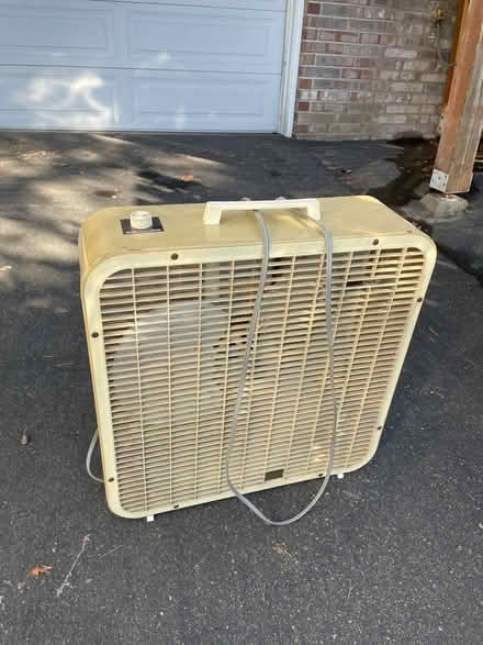 Photo of free Box fan (Bothell, Maywood Hill) #1
