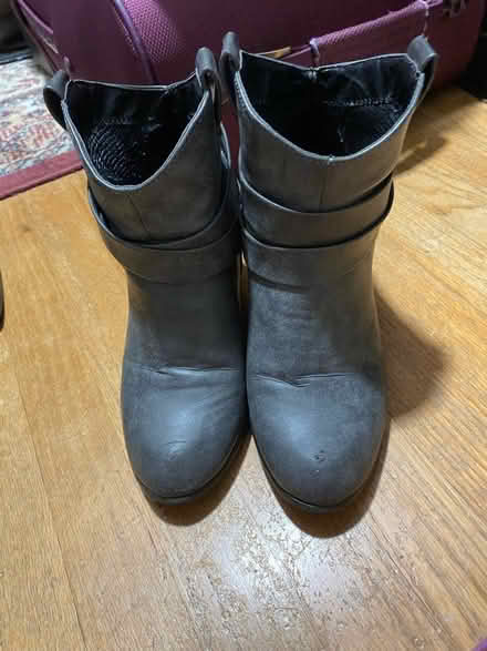 Photo of free Women’s shoes and clothes (Lessley Ave & Redwood Rd) #3