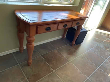 Photo of free Sofa table (Bothell, Maywood Hill) #1