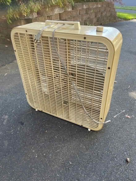 Photo of free Box fan (Bothell, Maywood Hill) #2