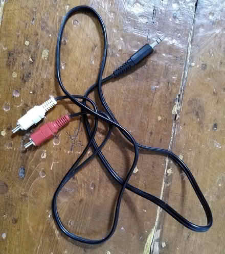 Photo of free headphone to L/R audio cable (North Woodchester GL5) #1