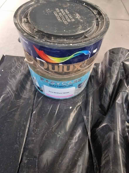 Photo of free 1x 2.5L of bathroom paint (E17) #1