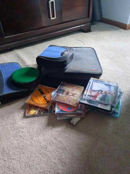 Photo of free Cd/dvd (Farmington hills) #1