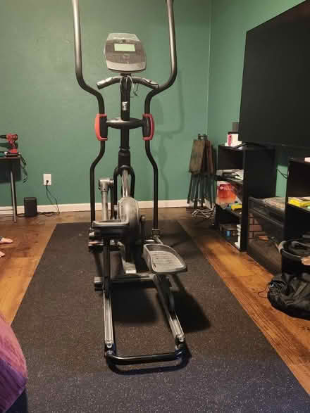 Photo of free Elliptical (central Aurora) (Central Aurora) #1