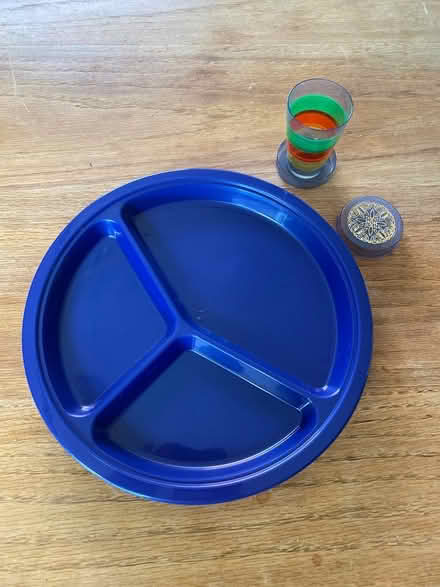 Photo of free 6 plastic plates (not disposable) (Rockridge/temescal) #1