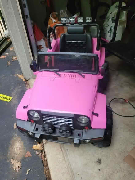 Photo of free Kids electric car, BAD battery (Chesterfield, mo) #1