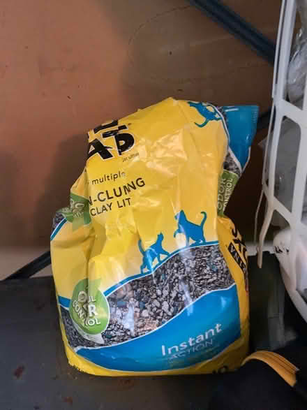 Photo of free Kitty litter (Aspen hill) #1