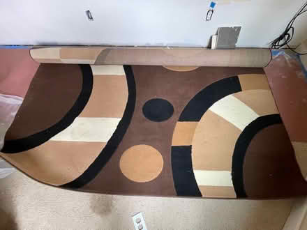 Photo of free Large modern shapes rug in browns (Montclair, Oakland) #1