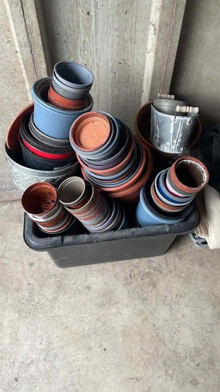 Photo of free Plant pots and some potting trays (HG1) #1