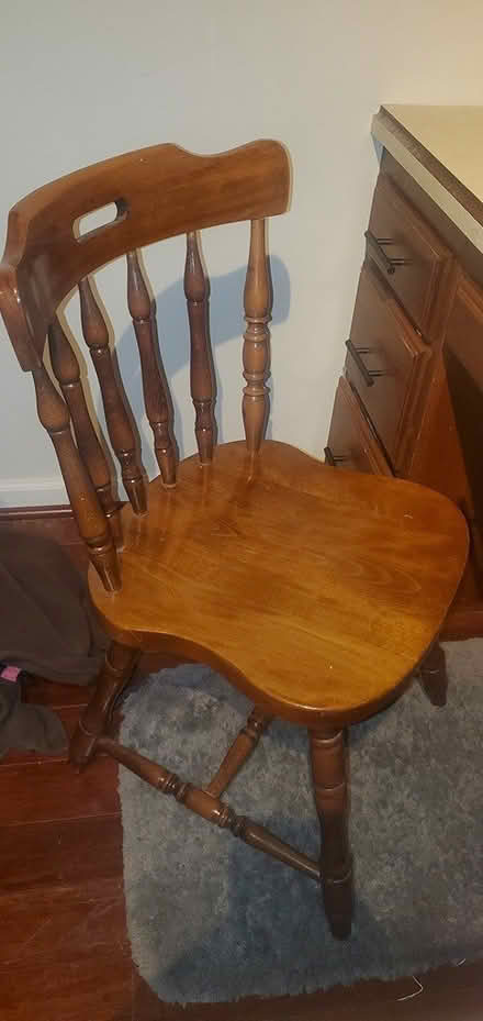 Photo of free Wood chair (Downers Grove) #1