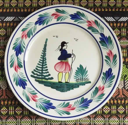 Photo of free 2 Quimper Pottery serving plates (Arsenal Finsbury Park N4) #1