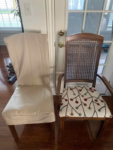Photo of free Four dining room chairs (Nearby Fairland park) #1