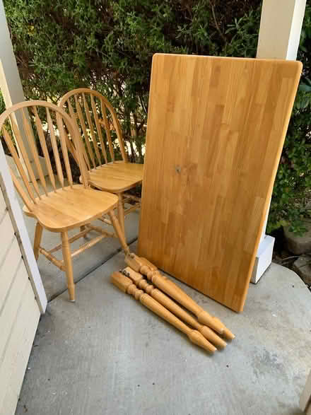 Photo of free Well used table with 2 chairs (Newark - Cedar/Stevenson) #1