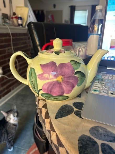 Photo of free Pfaltzgraff Tea Pot (22209) #1