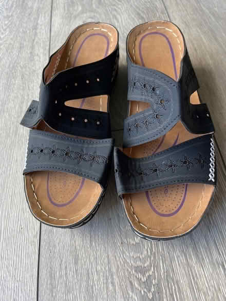 Photo of free Ladies shoe - size 38 (Radlett WD7) #1