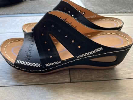 Photo of free Ladies shoe - size 38 (Radlett WD7) #2