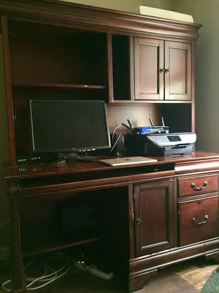 Photo of free Computer hutch (Oakville, ON) #1